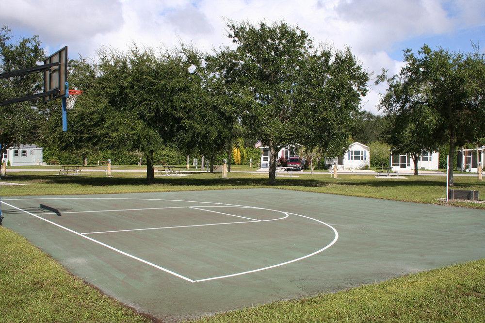 Harbor Lakes Rv Resort Port Charlotte Exterior photo
